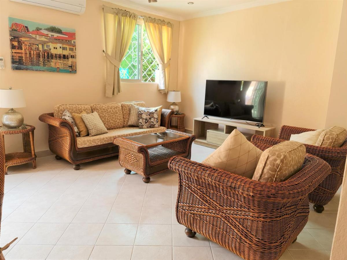 Butterfly Garden Boutique Residences Apts And Villas, A Lifestyle Destination Ex Lg 1-3 Bedroom Units , Full Kitchen, 2 Full Bathrooms, Rain Shower, Spa Bath, Free Bbq, Free Fast Fiber Optic Wifi, Staff 24-7 Pattaya Exteriör bild
