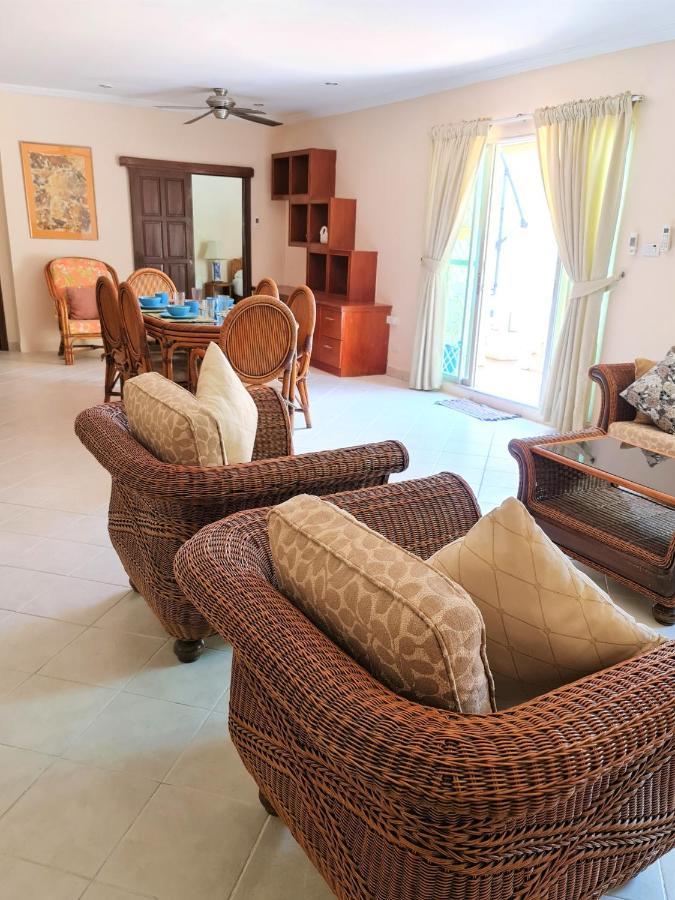 Butterfly Garden Boutique Residences Apts And Villas, A Lifestyle Destination Ex Lg 1-3 Bedroom Units , Full Kitchen, 2 Full Bathrooms, Rain Shower, Spa Bath, Free Bbq, Free Fast Fiber Optic Wifi, Staff 24-7 Pattaya Exteriör bild