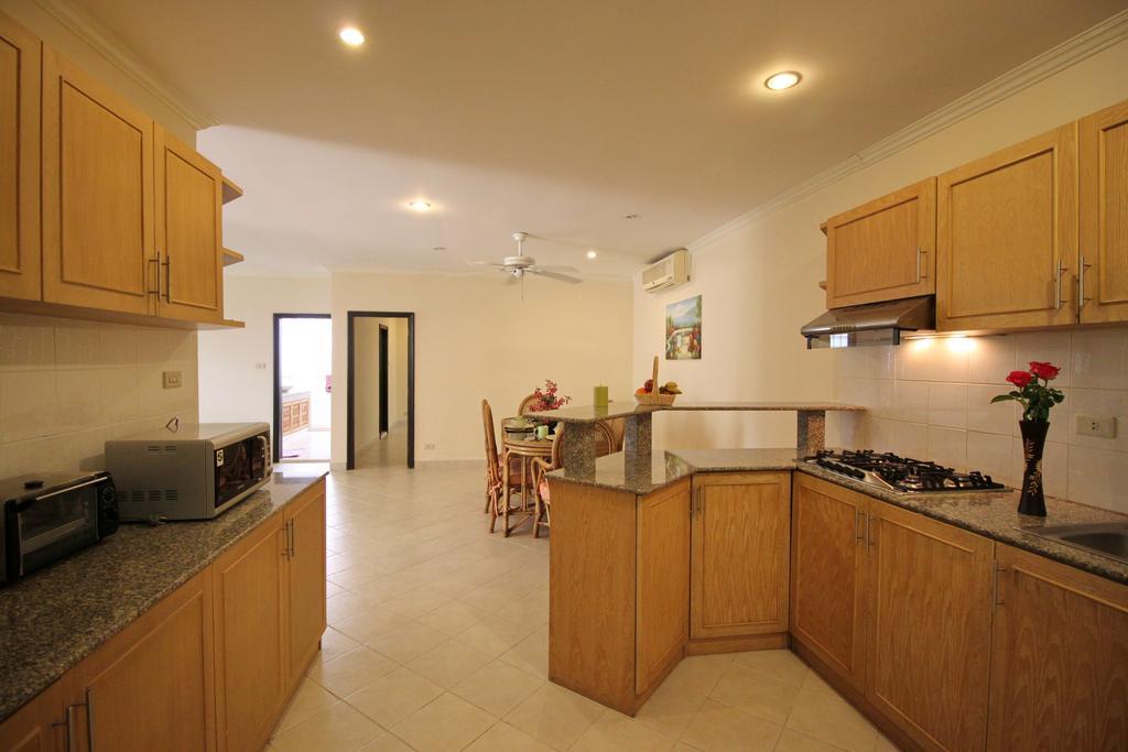 Butterfly Garden Boutique Residences Apts And Villas, A Lifestyle Destination Ex Lg 1-3 Bedroom Units , Full Kitchen, 2 Full Bathrooms, Rain Shower, Spa Bath, Free Bbq, Free Fast Fiber Optic Wifi, Staff 24-7 Pattaya Rum bild