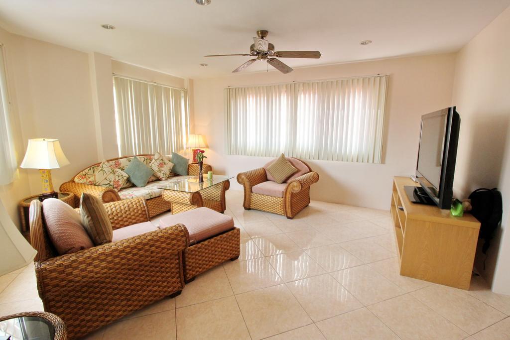 Butterfly Garden Boutique Residences Apts And Villas, A Lifestyle Destination Ex Lg 1-3 Bedroom Units , Full Kitchen, 2 Full Bathrooms, Rain Shower, Spa Bath, Free Bbq, Free Fast Fiber Optic Wifi, Staff 24-7 Pattaya Rum bild