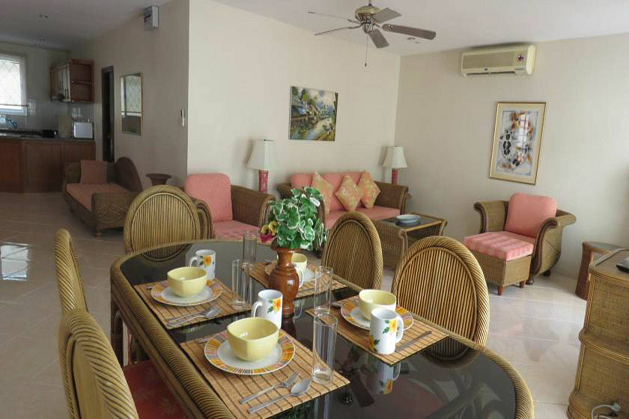 Butterfly Garden Boutique Residences Apts And Villas, A Lifestyle Destination Ex Lg 1-3 Bedroom Units , Full Kitchen, 2 Full Bathrooms, Rain Shower, Spa Bath, Free Bbq, Free Fast Fiber Optic Wifi, Staff 24-7 Pattaya Exteriör bild
